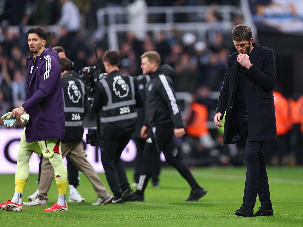 2026世界杯高清直播平台-不装了！卡里克发飙，赛后举动说明一切：曼联球员让他失望透顶